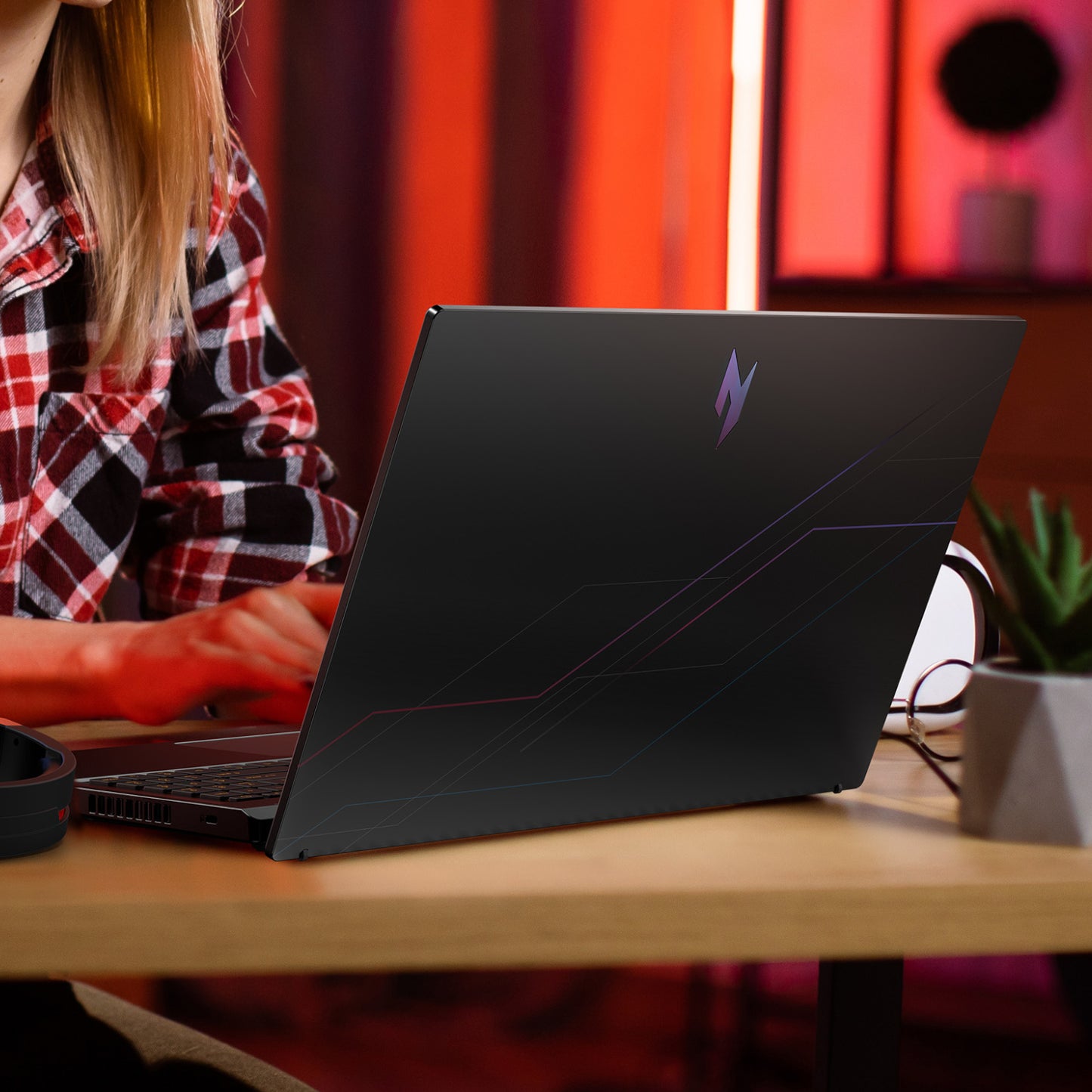 Acer NITRO V 15 Gaming Laptop 15.6″ | AMD Ryzen 7 | 16GB | 512GB | RTX 5060 8GB | Windows 11 Home